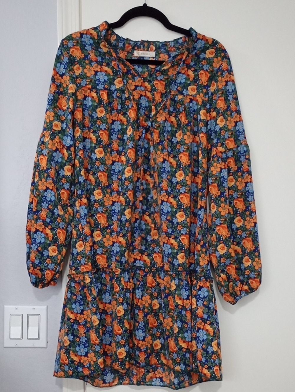 Womens Floral Long-Sleeve Flowy Dress in Navy/Orange/Blue  Flowers Size S